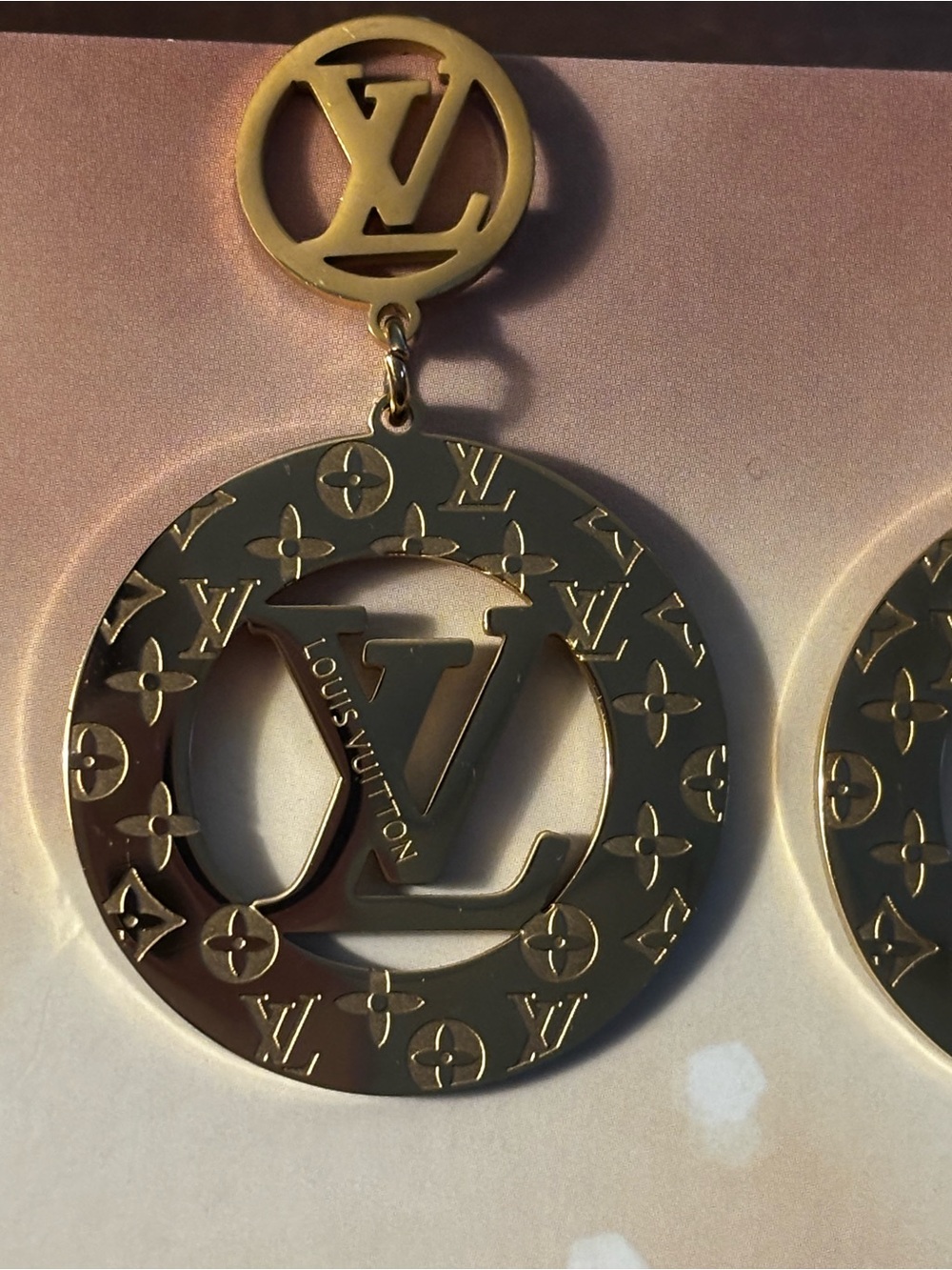 Brand New ! Gold Monogram Circle Drop Earrings - Picture 3 of 4
